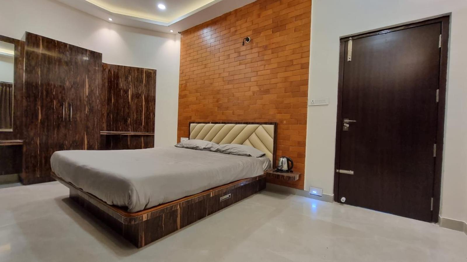 Melody Inn Luxury Home Stay Jerkaud Kültér fotó